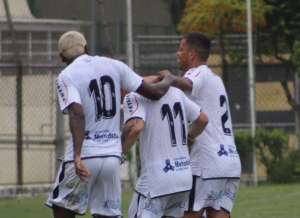 São Bernardo 1 x 2 EC São Bernardo - Cachorrão é eficiente nos cruzamentos e aproveita paredão Renan