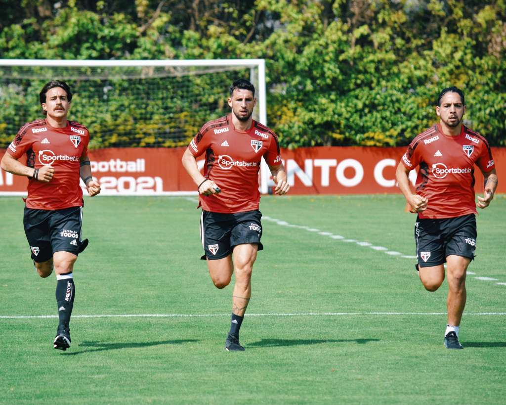 Gabriel Neves e Calleri aprimoram físico para ficarem à disposição no São Paulo