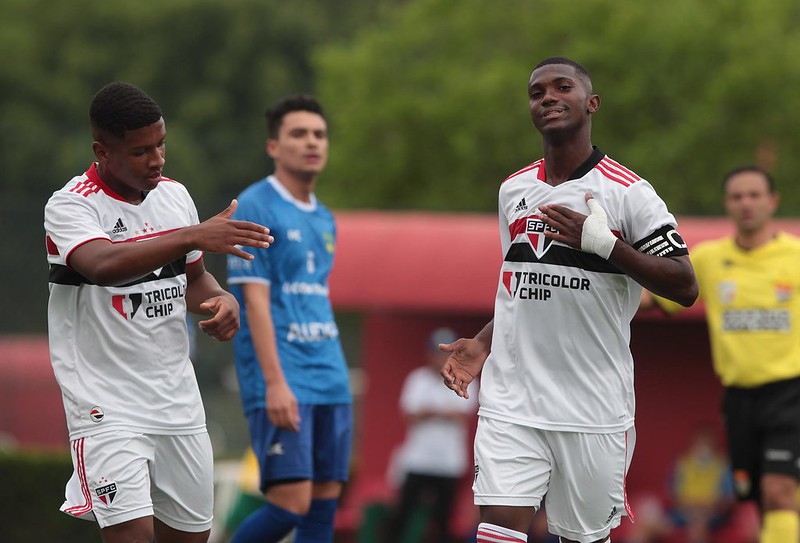 PAULISTA SUB-20: São Paulo faz 12 no SC Brasil e lidera chave