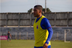 Série C: Com o rebaixamento decretado, Paraná confirma saída de atacante ex-Santa Cruz