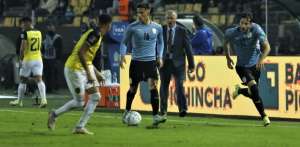 ELIMINATÓRIAS: Uruguai marca no fim, bate o Equador e sobe para 3º