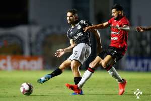 CBF não consegue traçar linha do VAR e Vasco tem gol legal anulado contra Brasil-RS