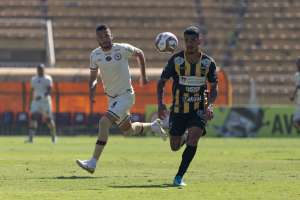 Jacuipense-BA x Volta Redonda-RJ - Enquanto um luta para sobreviver, o outro quer se manter no G4