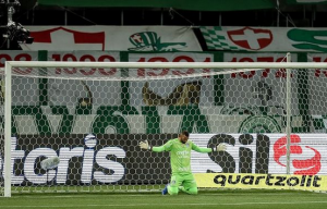 Em boa fase, goleiros Everson e Weverton são apostas de Atlético-MG e Palmeiras
