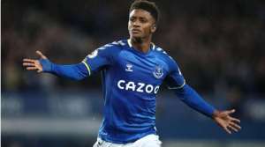 INGLÊS: No encerramento da rodada, Everton vence de virada e entra no G4