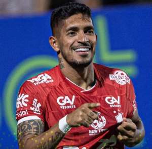 Goiás 1 x 2 Vila Nova – No derby do Cerrado, Vila Nova foi mais eficiente e despachou o Goiás