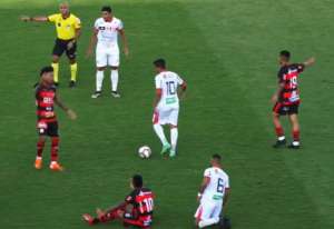 Campinense-PB 2 X 1 Guarany-CE - Raposa faz no fim e leva vantagem do empate para a decisão da vaga das quartas no Junco