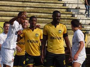 São Bernardo 1 x 0 Santos - Tigre aproveita falha do goleiro e janta o peixe em confronto direto