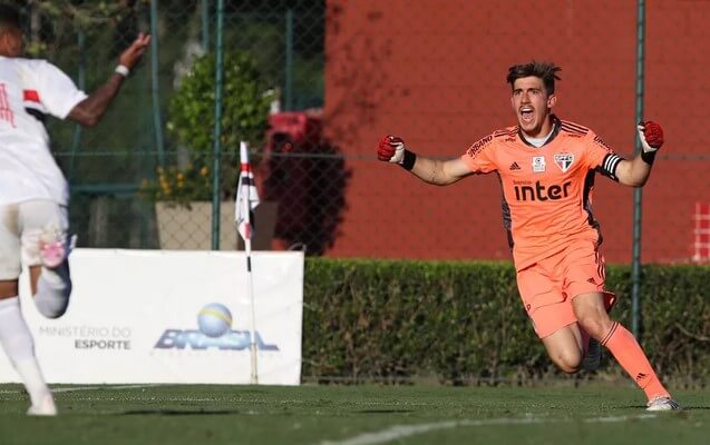 Série B: Ex-goleiro do São Paulo assina contrato com o Guarani