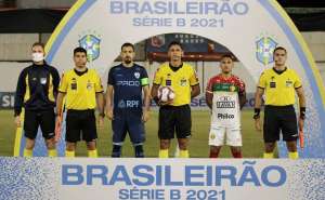 Brusque anuncia afastamento de conselheiro acusado de racismo por meia do Londrina