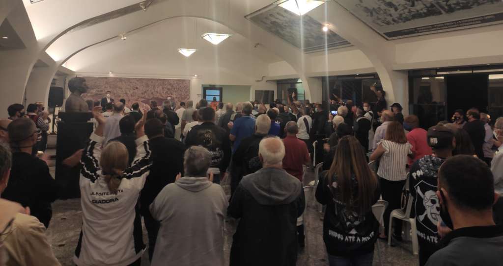 Reunião de conselho da Ponte Preta dura dez minutos e termina em confusão