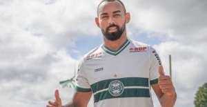 Série B: Coritiba afasta atacante flagrado em aglomeração
