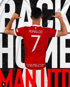 Cristiano Ronaldo veste a camisa do Manchester United e valoriza 