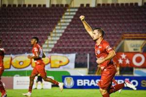 Sergipe-SE 2 x 2 Campinense-PB - Gipão busca empate em duelo frenético