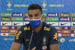 Lateral da seleção afirma que argentinos 'sabiam das regras' e pede que Fifa atue com justiça