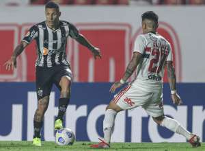 Miranda destaca defesa do São Paulo após empate com líder: 'Começamos a caminhar'