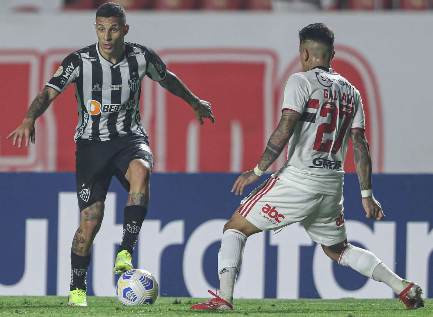 Miranda destaca defesa do São Paulo após empate com líder: ‘Começamos a caminhar’