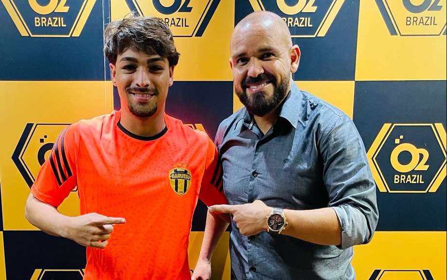 Clube paulista apresenta jovem atacante visando excursão no Catar