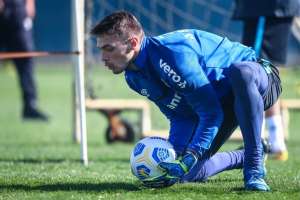 Grêmio encaminha renovação de contrato de goleiro revelação