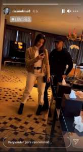 Fora da Seleção Brasileira, atacante curte 