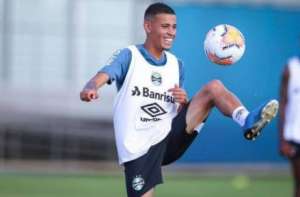 Série B: Brasil acerta com meia-atacante do Grêmio