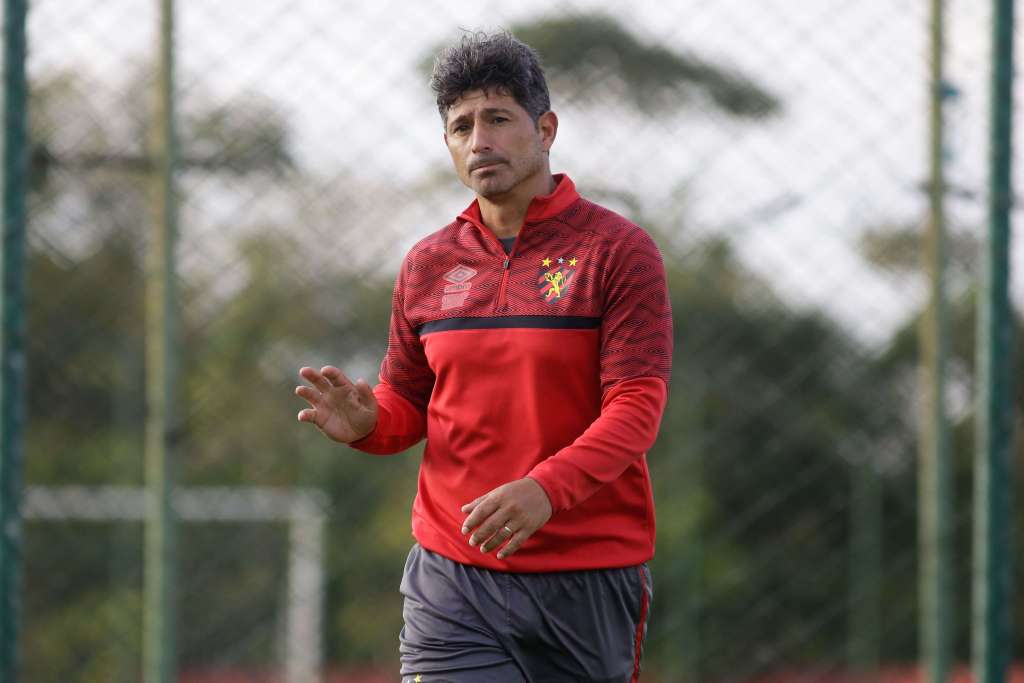 Futuro de treinador do Sport será definido pela nova diretoria