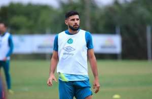 Sem dor e recuperado de lesão, zagueiro está pronto para voltar a jogar pela Chapecoense após mais de um mês