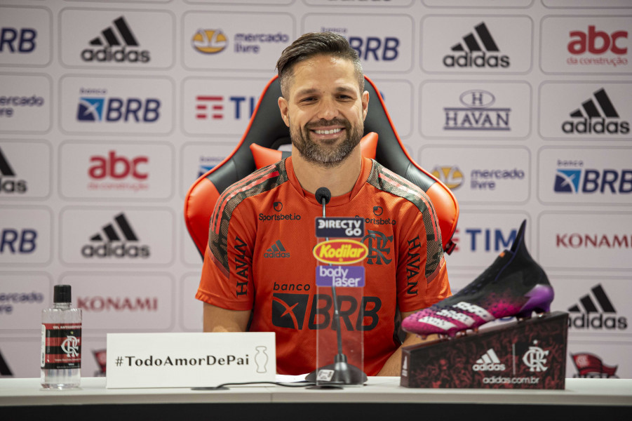 Ficam ou saem? Flamengo define o que fará com Diego Ribas, Diego Alves e Filipe Luís