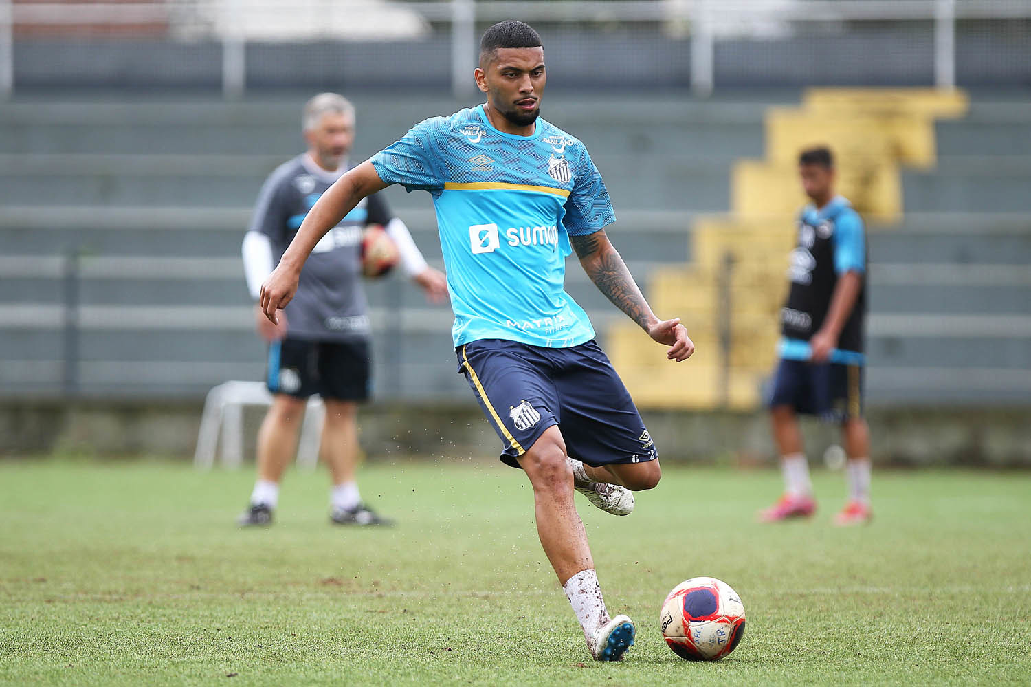 Copa Paulista: Zagueiro João Cubas confia em vitória no primeiro jogo do Santos em casa