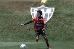 Atacante volta treinar com o elenco e pode reforçar o Atlético-MG contra Internacional