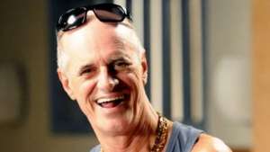 Comentarista da Band compara forma de Neymar com personagem de Avenida Brasil