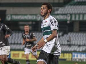 Série B:Após propostas do Flamengo e de clube europeu, Coritiba negocia renovação com atacante