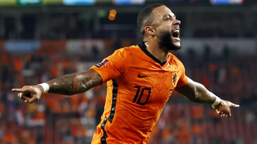 memphis depay comemora gol da holanda contra montenegro pelas eliminatorias da copa do mundo de 2022