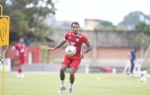 Destaque do Náutico, ex-Palmeiras deixa renovação para depois da Série B