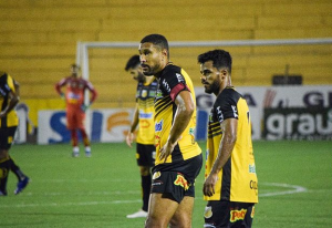 Novorizontino x Paraná - Tigre quer manter a liderança e Tricolor busca milagre para não cair