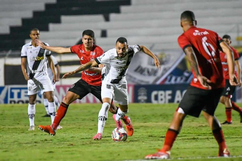 Ponte Preta 1 x 0 Brasil de Pelotas – VAR tenta complicar, mas Macaca respira