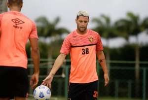 Diretoria do Sport cobra Thiago Neves após polêmica, mas descarta punição