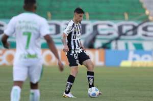 Zagueiro lamenta 'gols infantis' sofridos pelo Santos e pede eficiência ofensiva