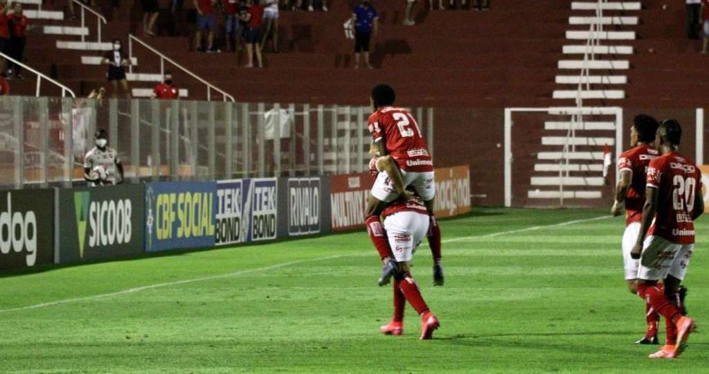 Vila Nova 2 x 1 Operário – Aos 51 minutos, a festa do Tigre