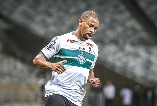 waguininho atacante coritiba