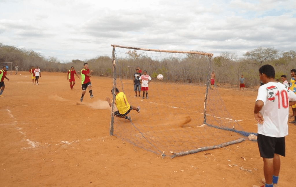 O futebol como oportunidade para jovens desfavorecidos mudarem de vida