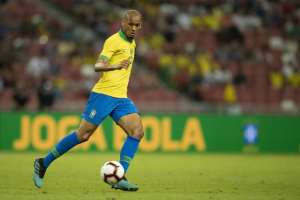 Eliminatórias: Fabinho defende seleção de críticas e diz que time jogou bem contra a Colômbia