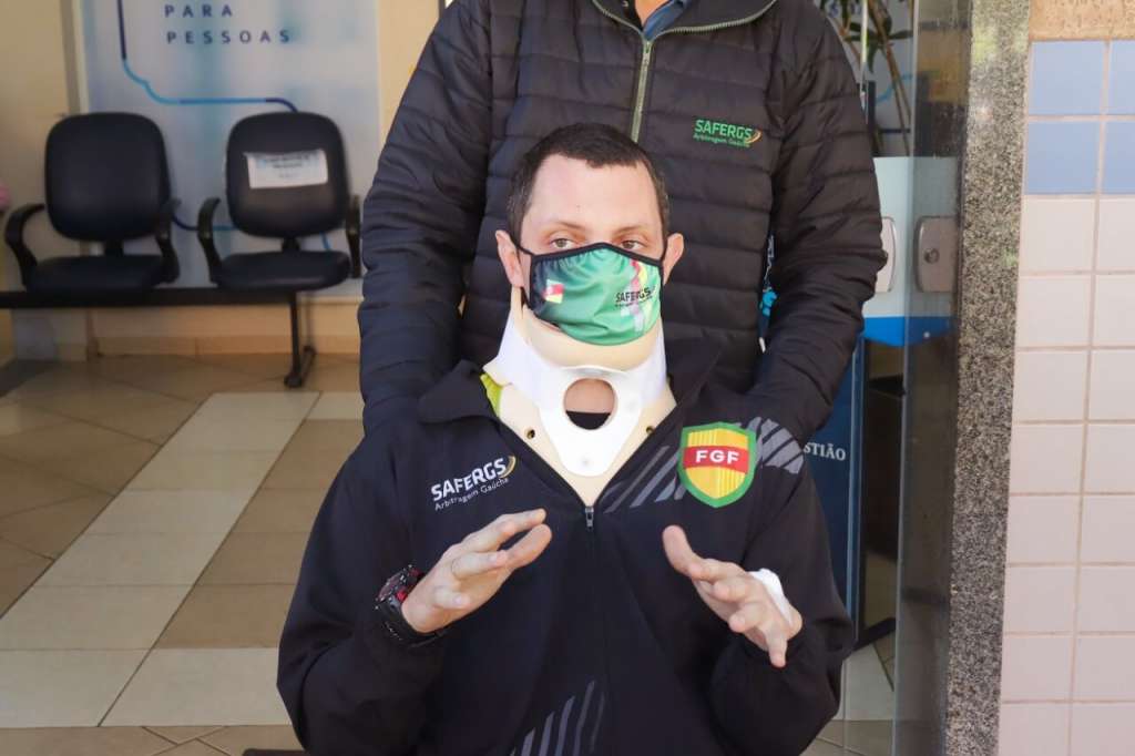 Árbitro agredido faz duras críticas à punição do jogador agressor: “Vergonha”