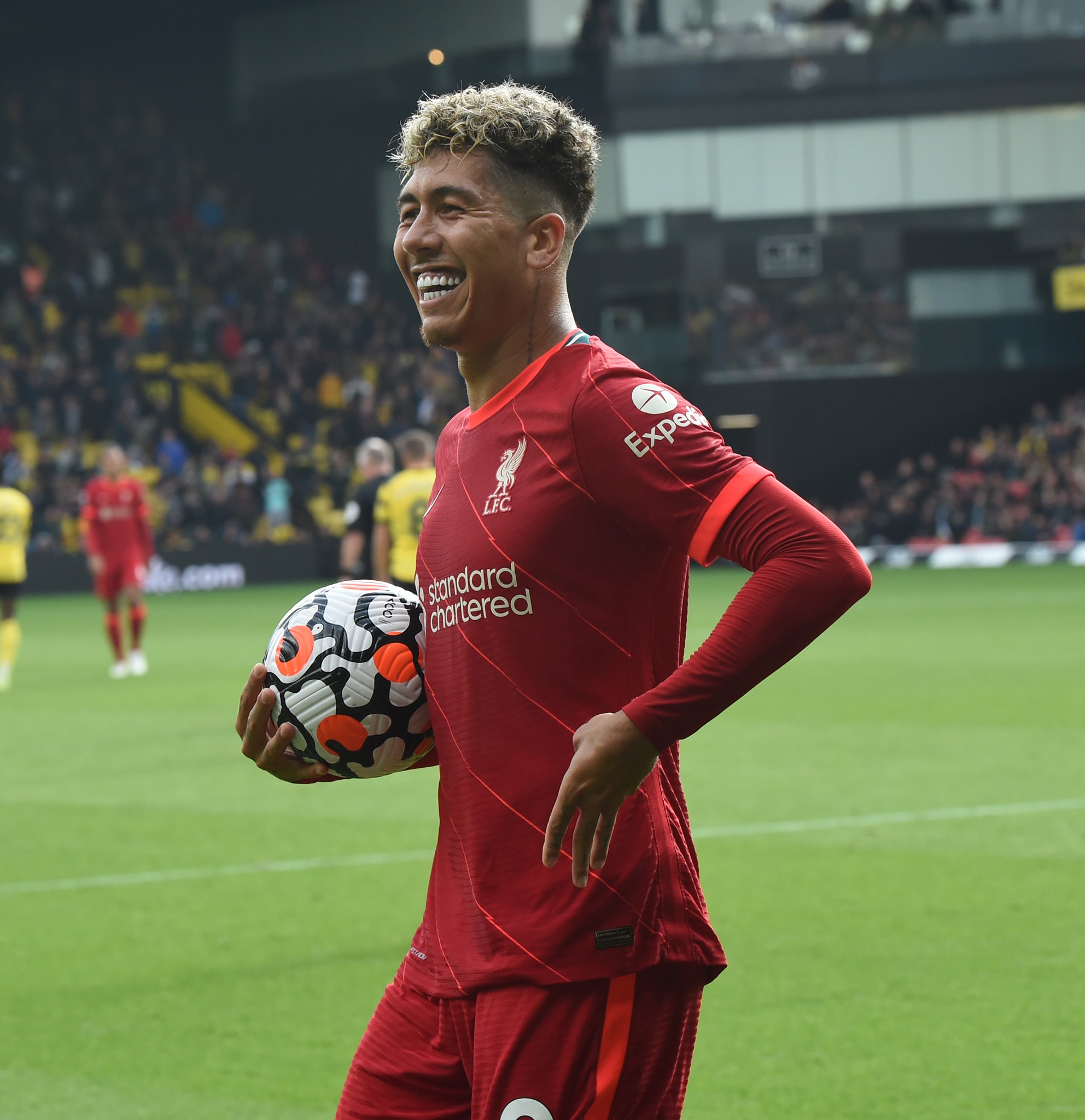 INGLÊS: Com três de Firmino e golaço de Salah, Liverpool goleia Watford e segue invicto