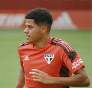 Recuperado, Gabriel Sara treina e deve reforçar São Paulo em clássico