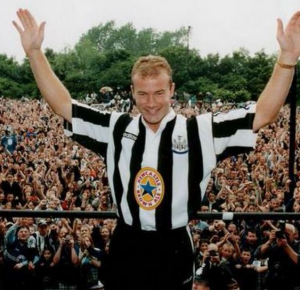 Lendário Alan Shearer aprova venda do Newcastle, mas pede paciência à torcida