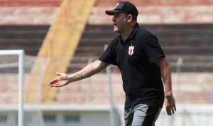 Português: Atrás de novos desafios, Argel Fuchs assume o FC Alverca