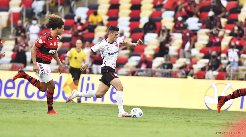 Flamengo 3 x 0 Athletico-PR – Finalista da Libertadores atropela finalista da Sula e cola na vice-liderança!