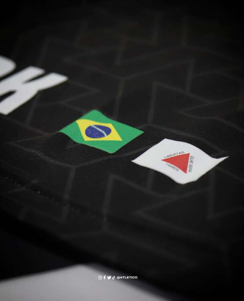 Toda preta, Atlético-MG apresenta sua nova camisa 3: "traje de luta" 2 Atletico camisa4