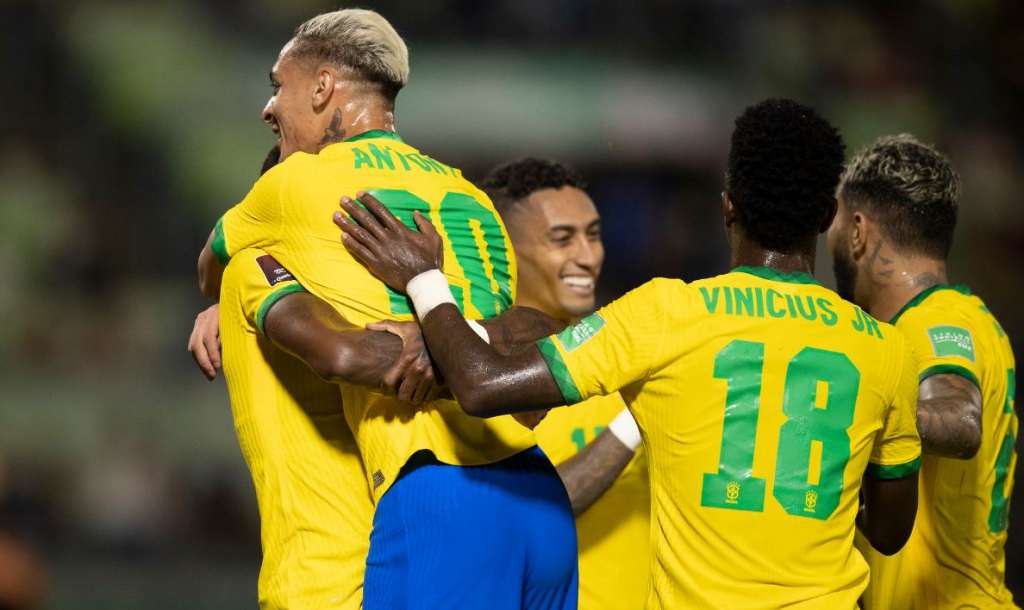 Brasil 4 x 1 Uruguai – Demorou, mas seleção joga bem e fica a um ponto de garantir vaga na Copa do Mundo